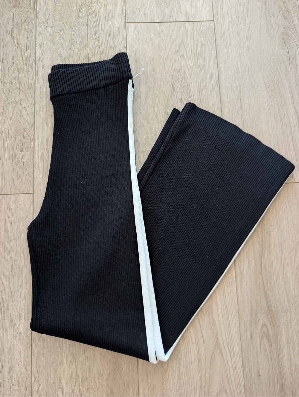 House of Harlow 1960 Black Wide-Leg Ribbed Pants with White Side Trim